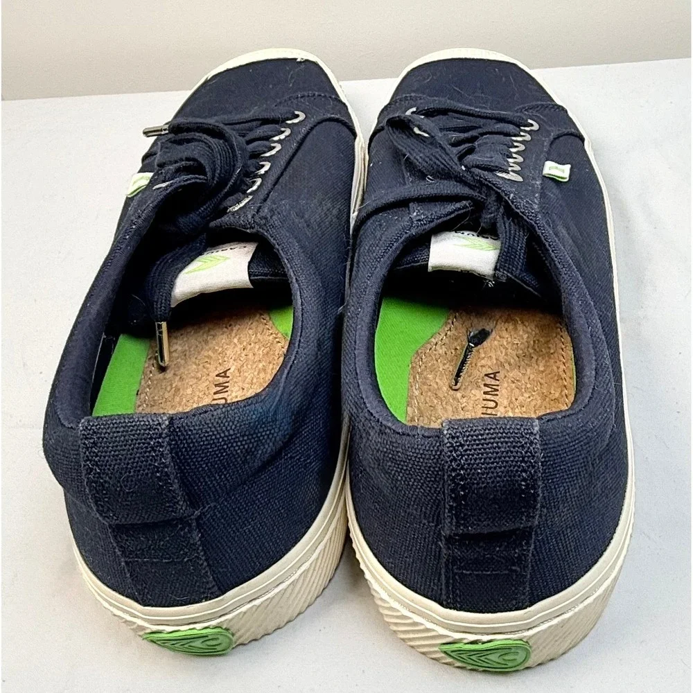 Cariuma OCA Low Canvas Sneakers Mens 9.5 Womens 11 Navy Blue Low Top